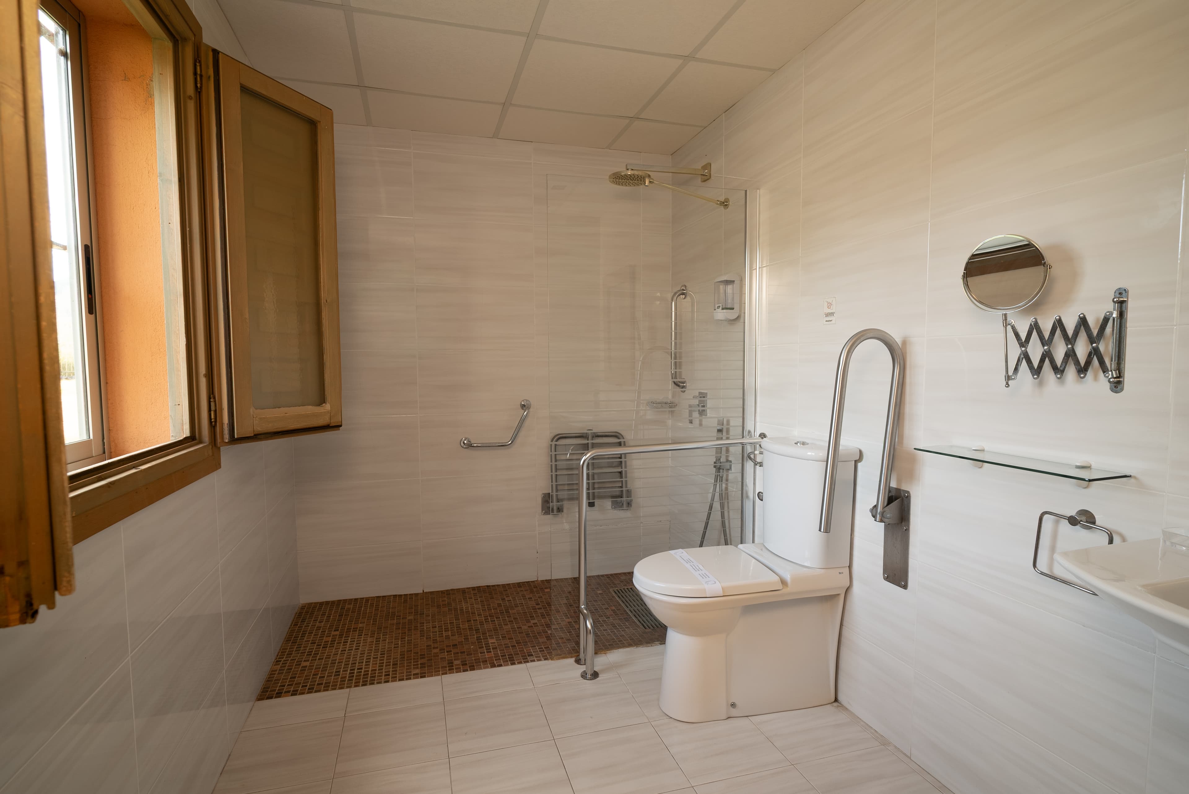 /images/rooms/ROOM_1_4.jpg