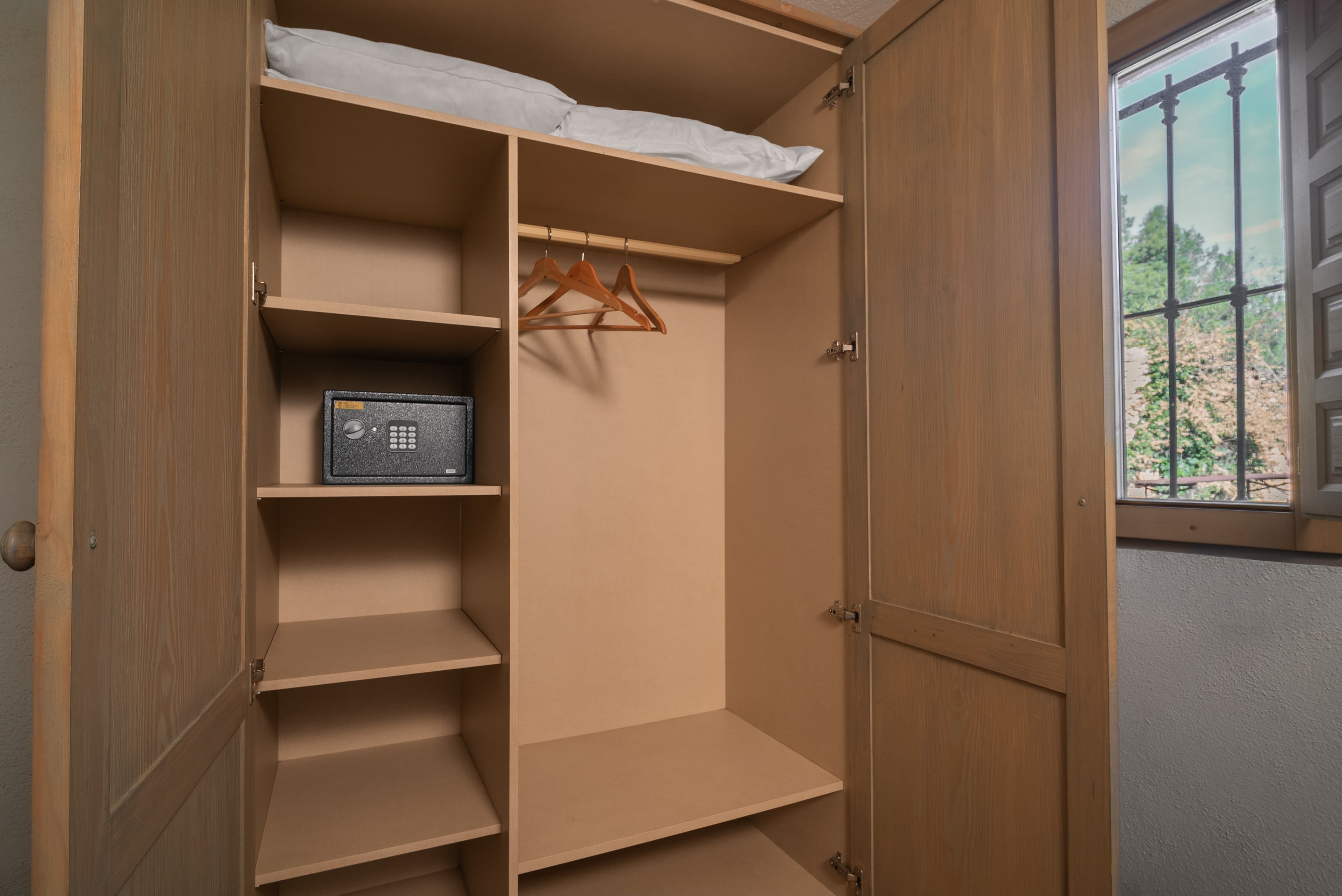 /images/rooms/ROOM_1_6.jpg