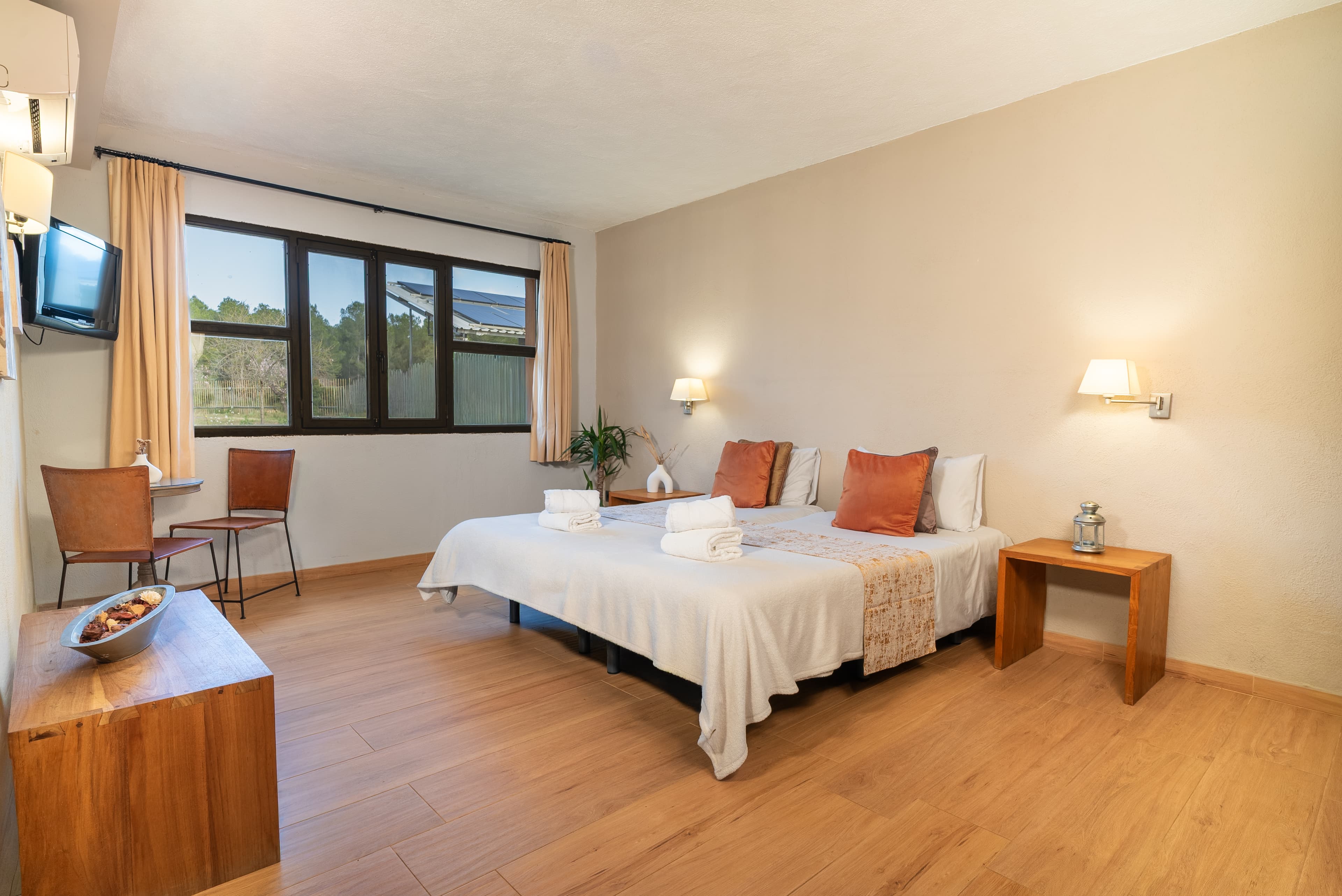 /images/rooms/ROOM_2_5.jpg