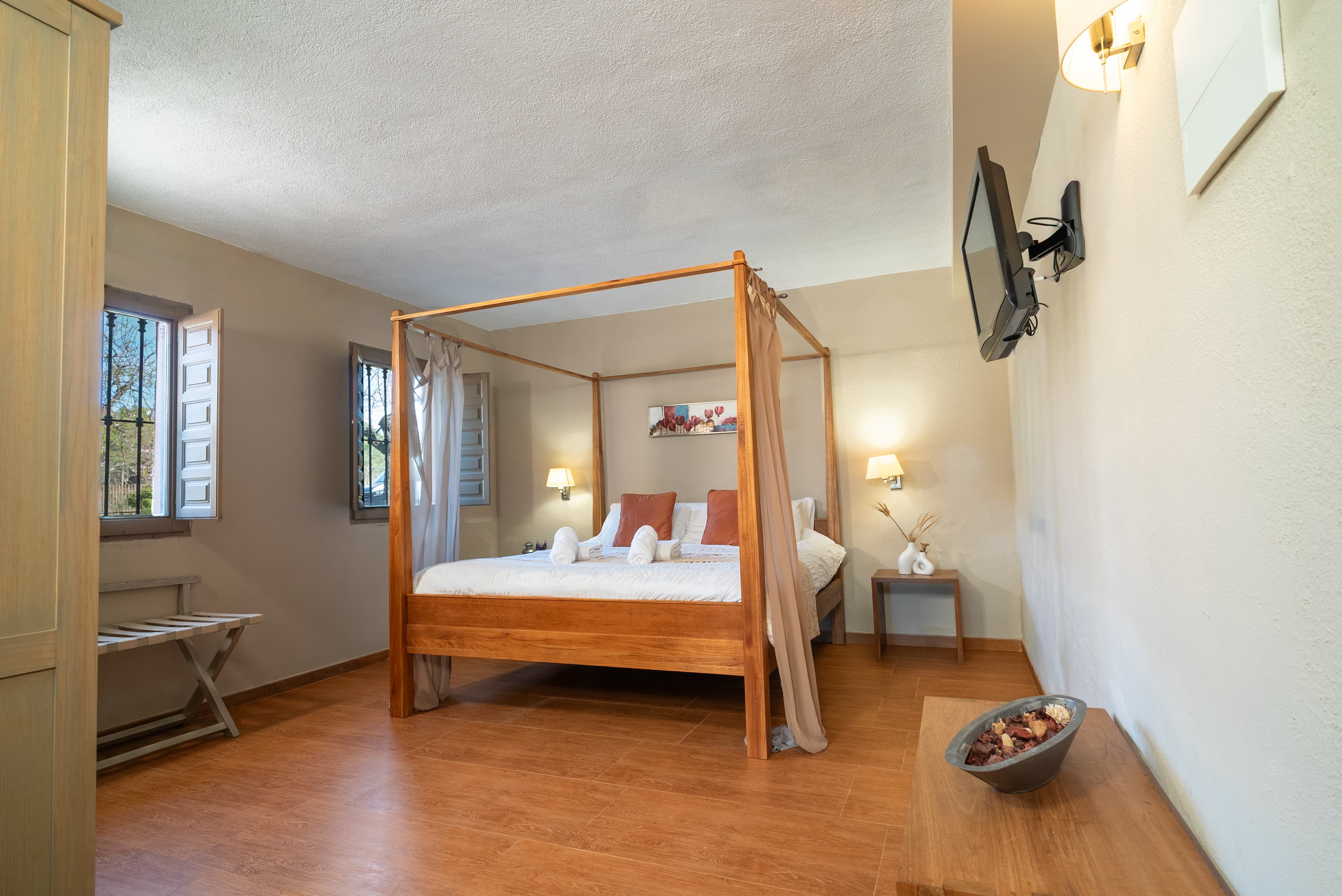 /images/rooms/ROOM_3_2.jpg