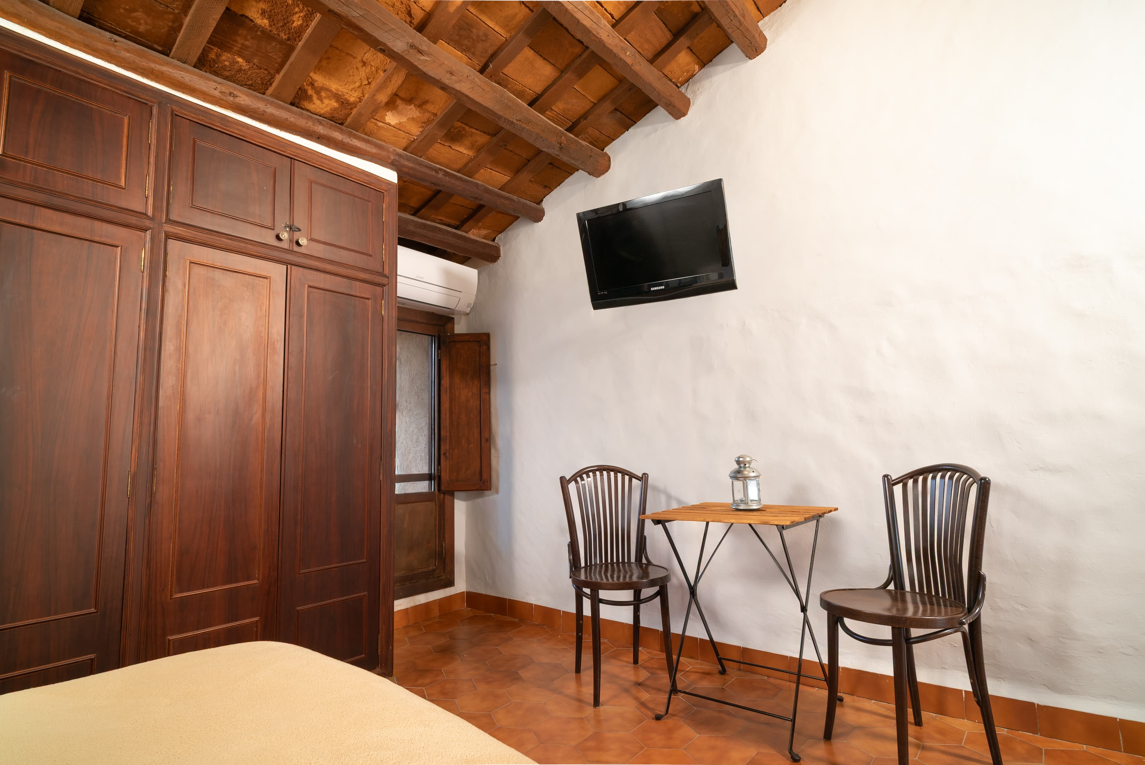 /images/rooms/ROOM_5_5.jpg